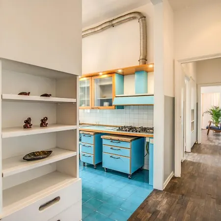 Colosseo View דירה