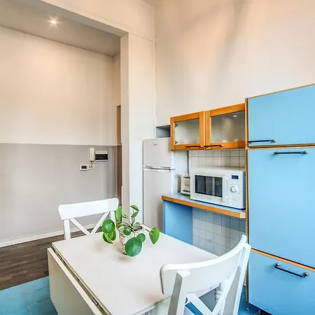 Colosseo View דירה